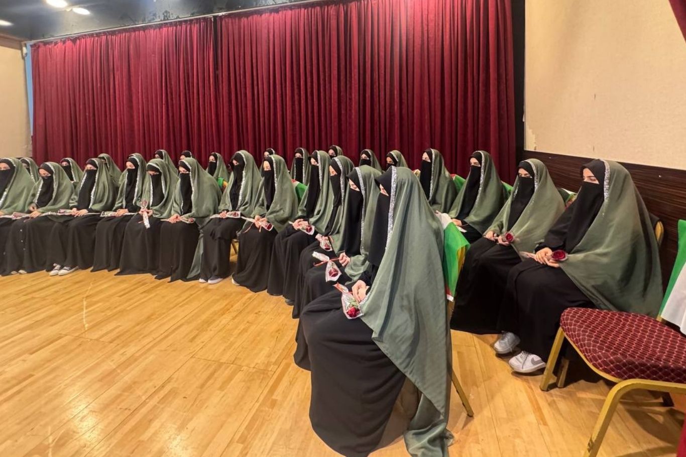 Adana’da İTTİHADUL ULEMA bünyesinde yaklaşık 4 yıl İslami ilimler eğitimi alan 34 kız öğrenci, düzenlenen törenle icazet aldı.