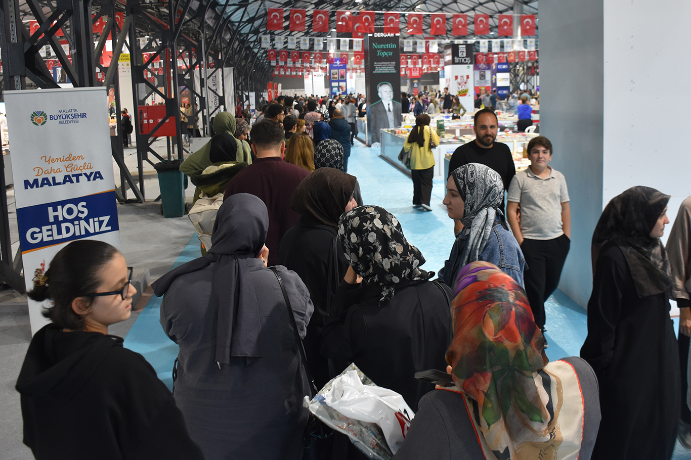 Şair Nurullah Genç: Geçmişi bilmeyen bugünü anlayamaz