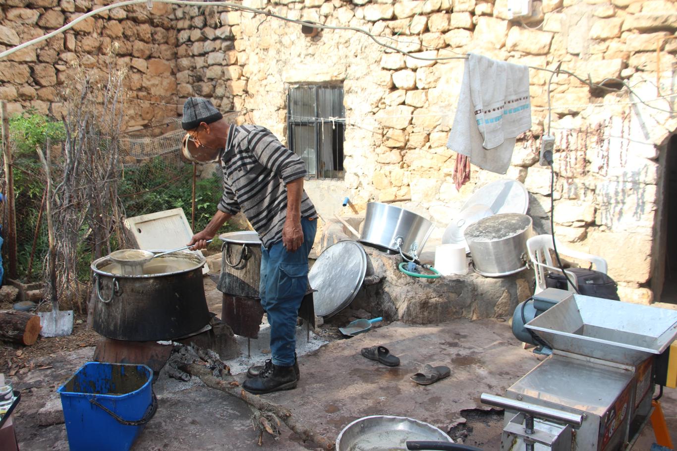 Mardin'de asırlık lezzet: Pekmez, pestil ve cevizli sucuk bereketi