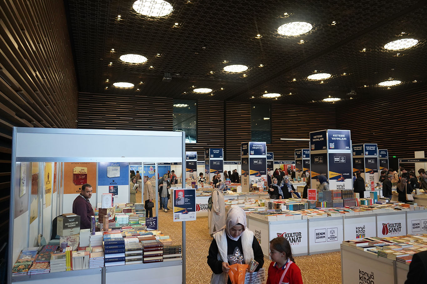 Çocuklara kitap sevgisi kazandırmanın yolu aileden geçiyor
