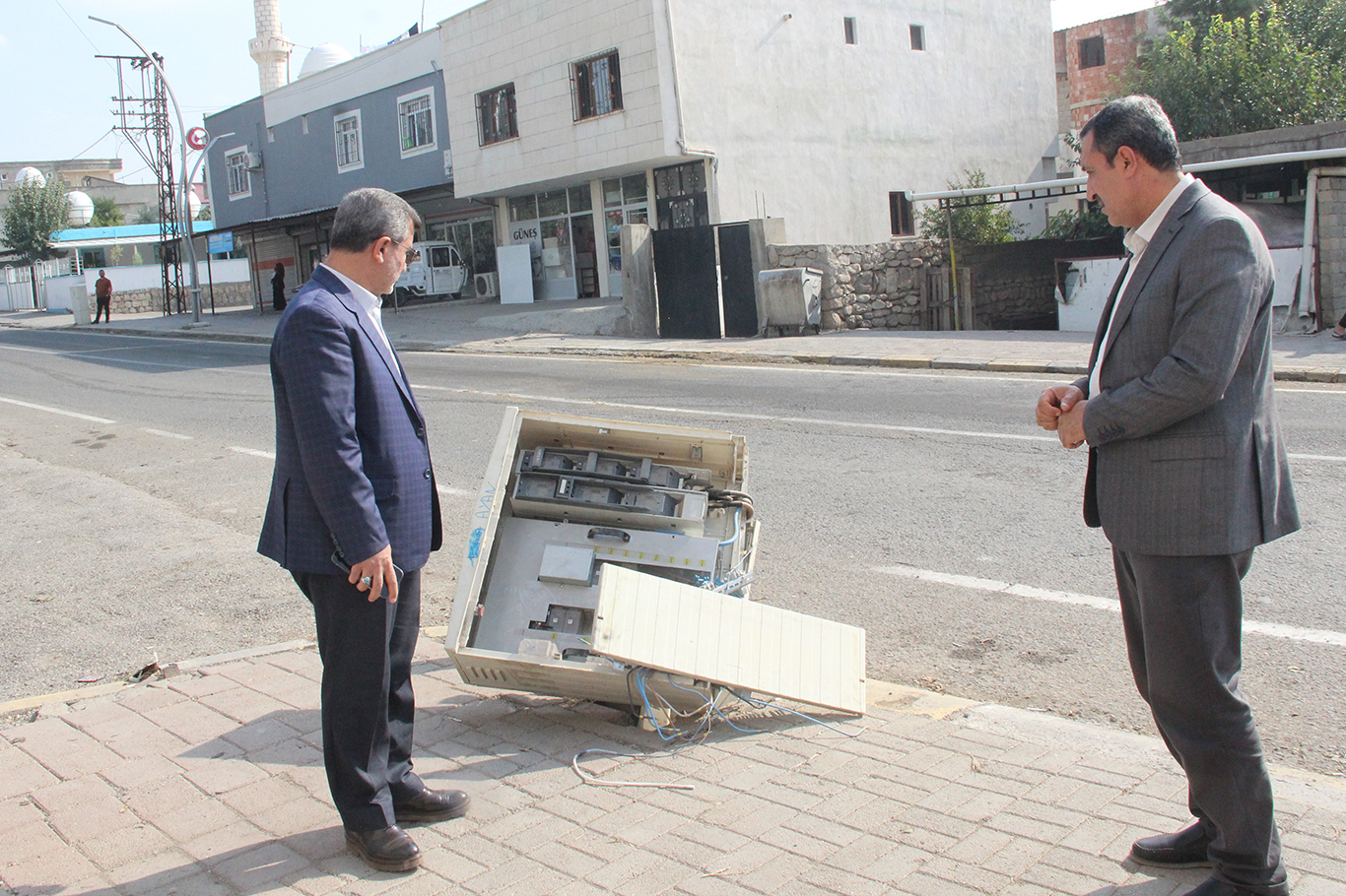 KUMÇATI'DA ELEKTRİK KESİLMESİNİN KABUL EDİLEBİLİR GEREKÇESİ OLAMAZ
