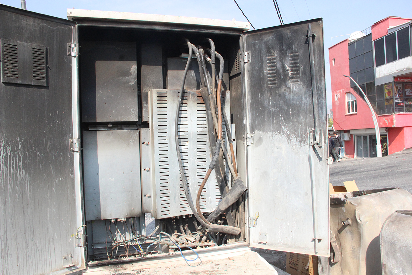 KUMÇATI'DA ELEKTRİK KESİLMESİNİN KABUL EDİLEBİLİR GEREKÇESİ OLAMAZ
