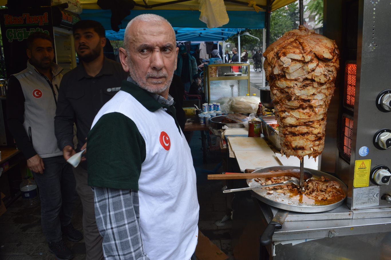 Siirt’te yetim ve muhtaçlar için kermes: Hayırseverlere destek çağrısı