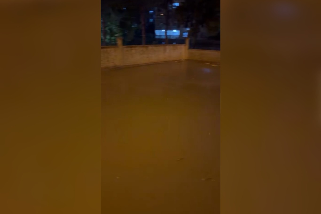 Mardin'de şiddetli rüzgar ve yağmur etkili oluyor 