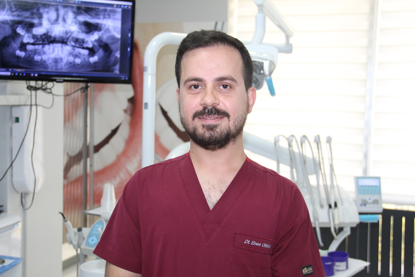Diş Hekimi Enes Orhan