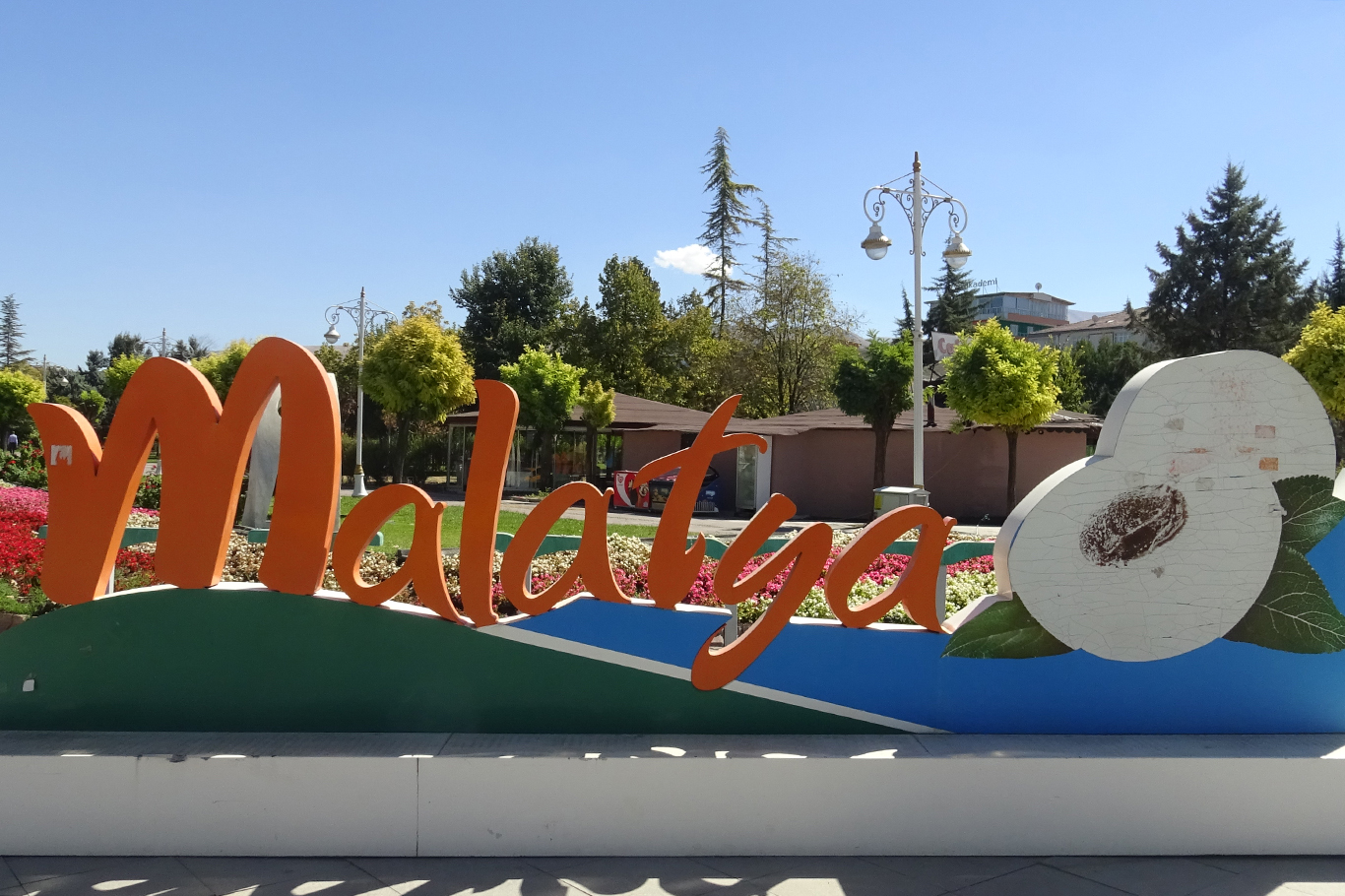 "Emeklilere en az yüzde 38-40 zam yapılmalı"