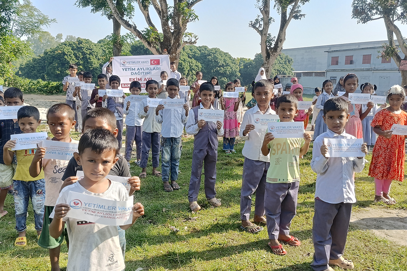 Yetimler Vakfı'ndan Bangladeş'te yetim çocuklara ekim ayı desteği