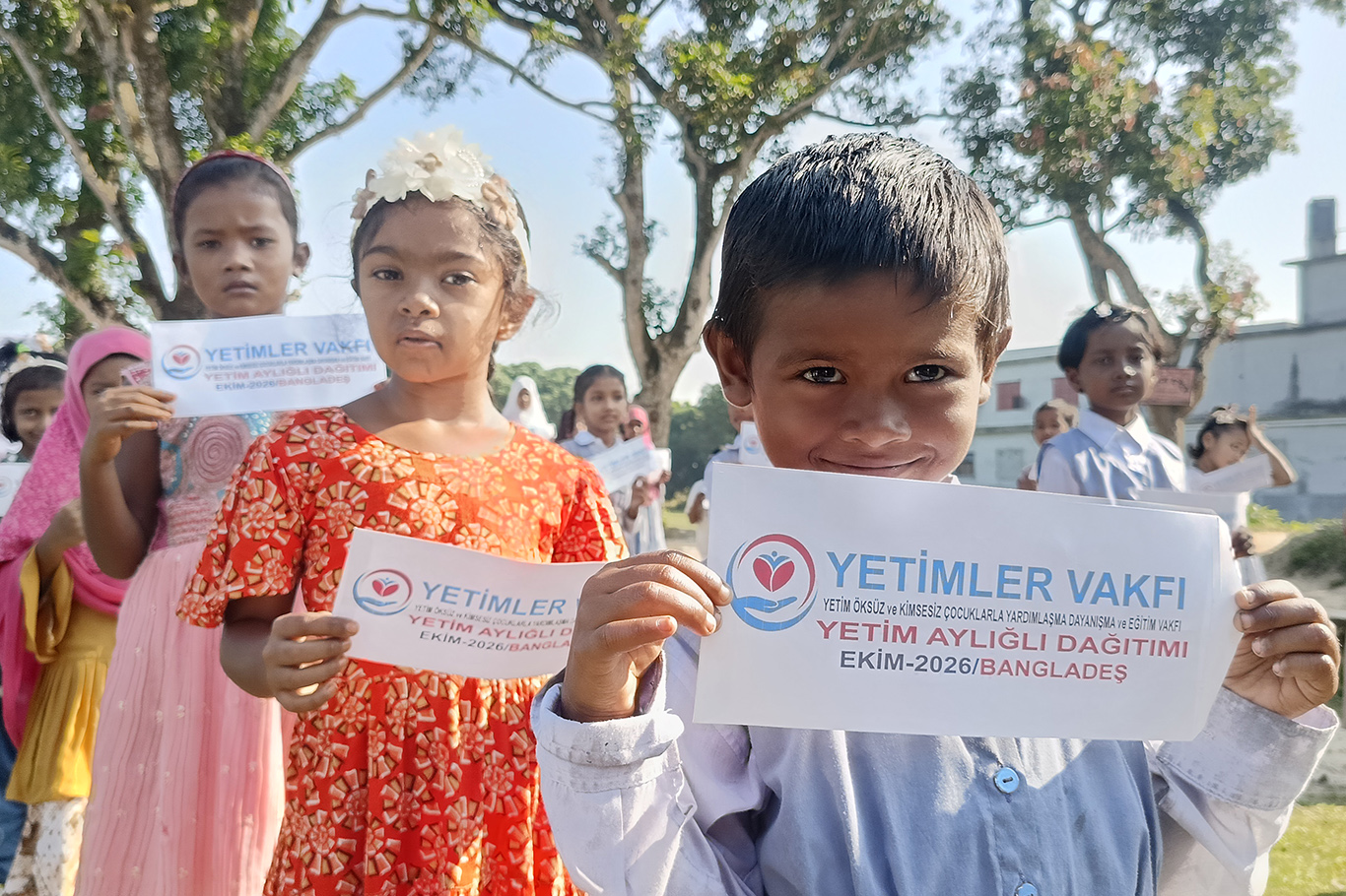 Weqfa Êtîman li Bangladeşê ji bo meha Cotmehê piştgirî dide zarokên êtîm