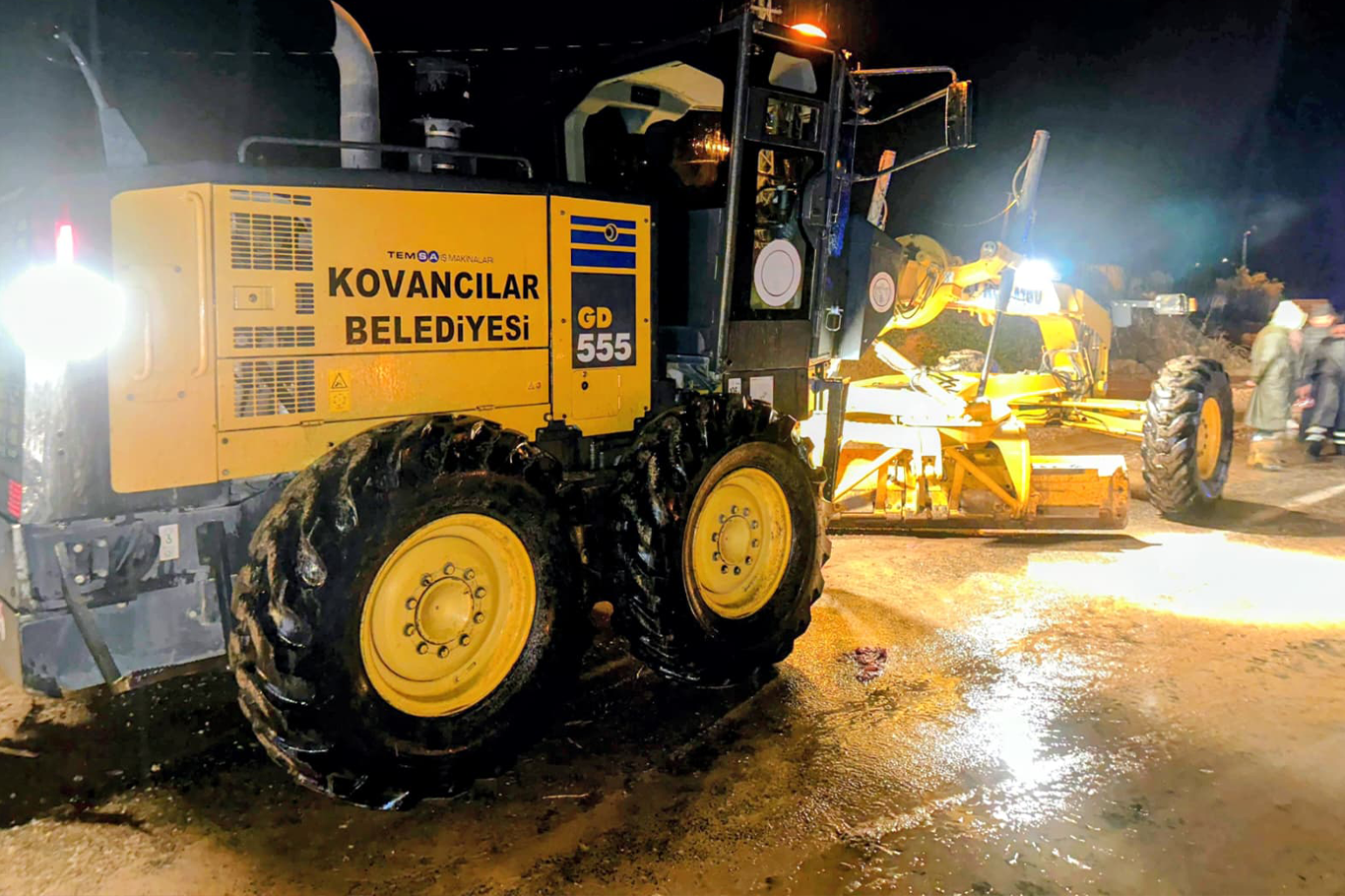 HÜDA PAR heyetinden Kovancılar'daki sel bölgesine ziyaret