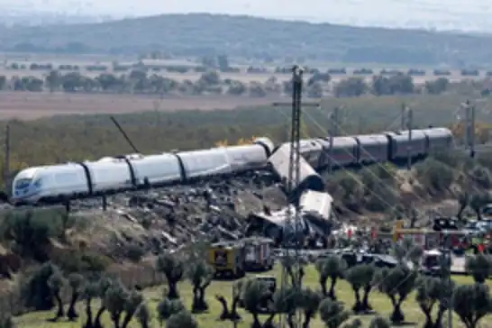 İspanya'da tren kazasında ölü sayısı 74'e yükseldi