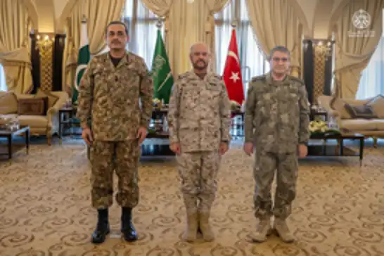 برگزاری نشست فوق‌العاده در ریاض درباره توافق دفاعی مکه