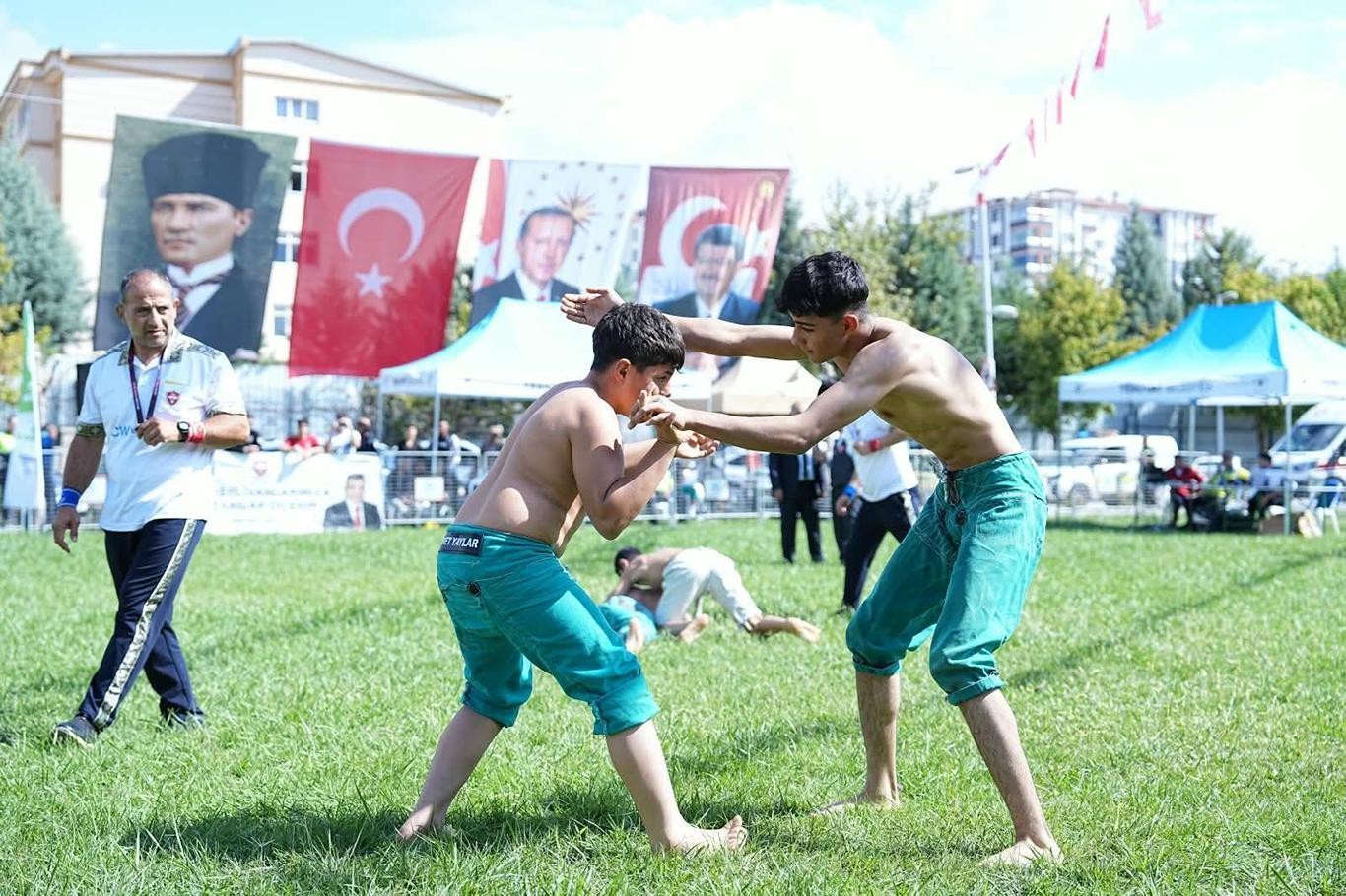 21. Uluslararası Turgut Özal Karakucak Güreşleri'nde başpehlivan belli oldu