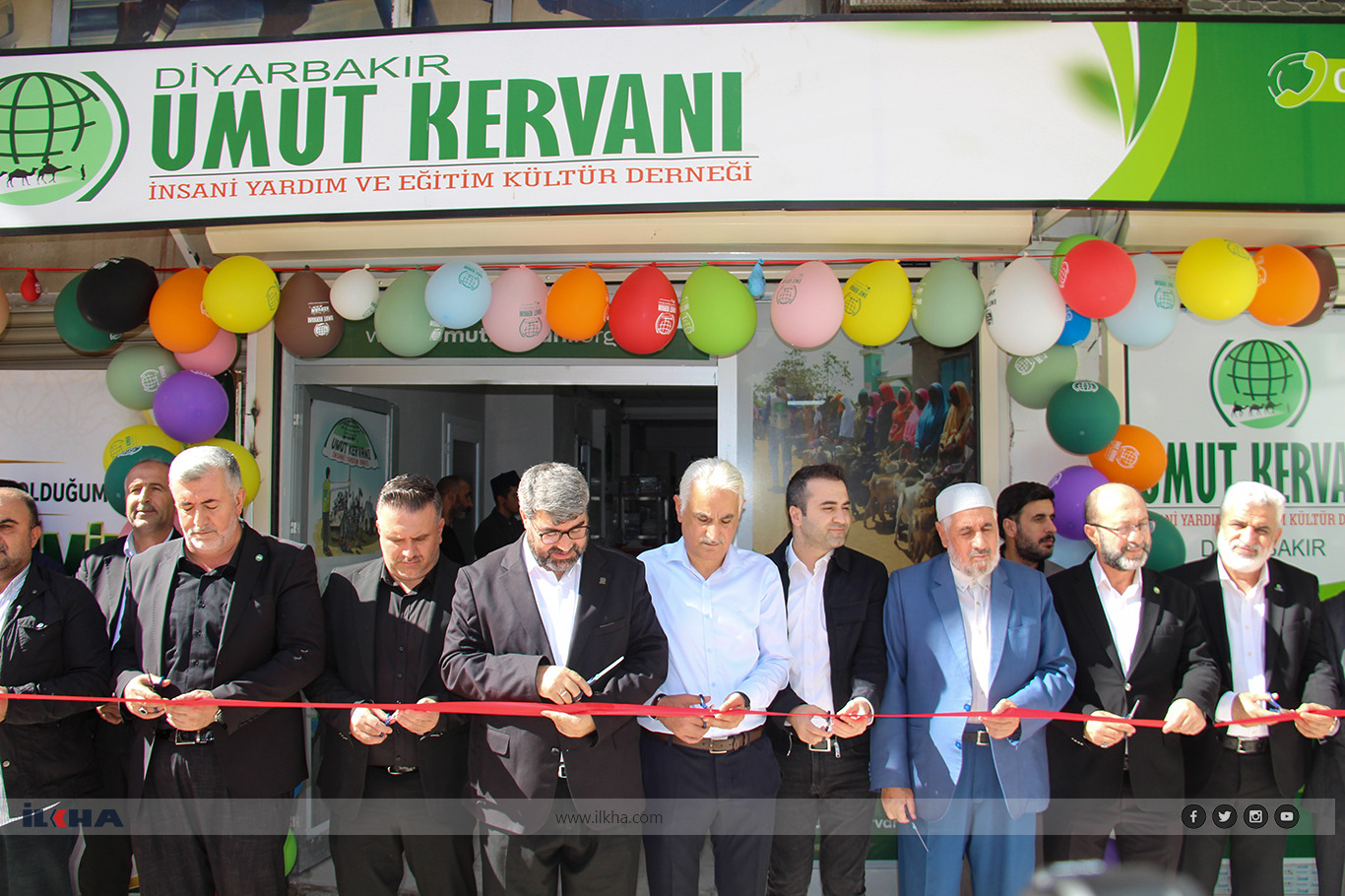 Hope Caravan Foundation opens social market for needy families in Diyarbakır