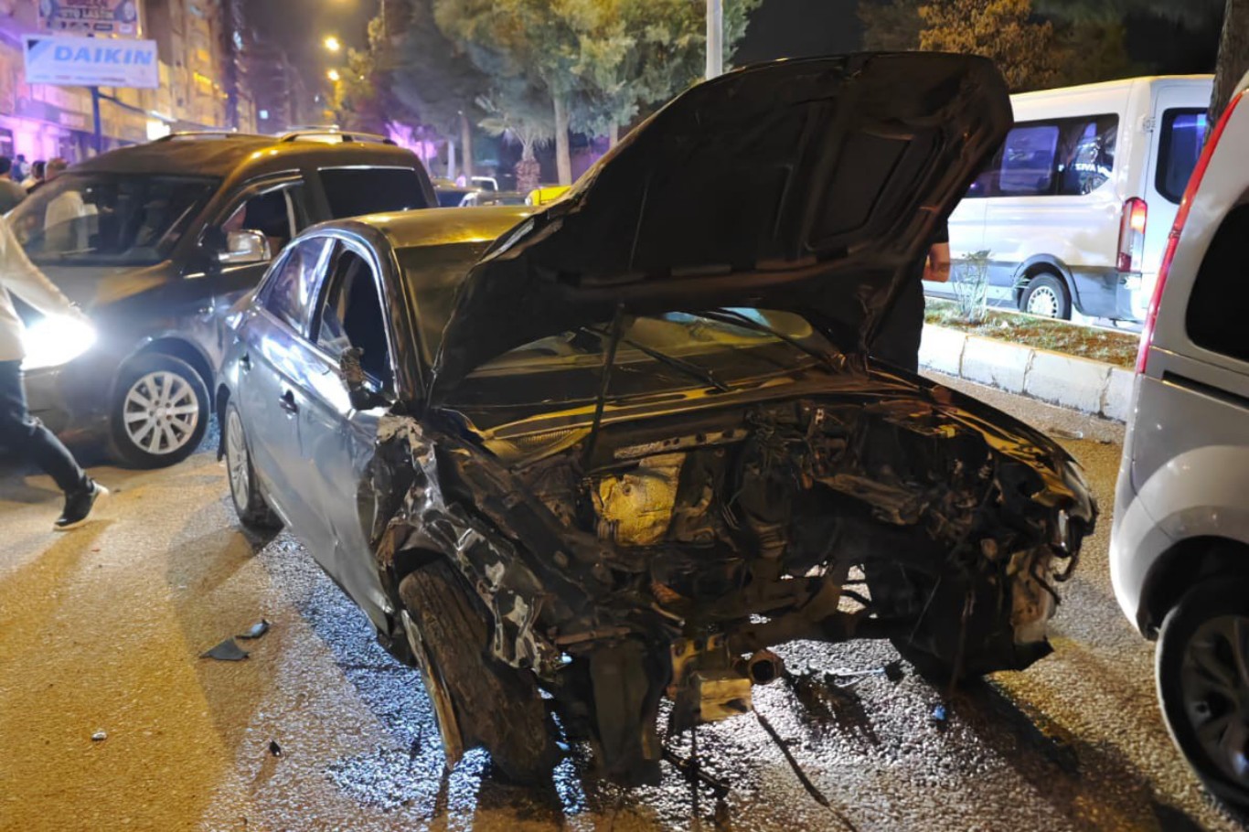 Mardin’de 6 aracın karıştığı zincirleme kazada 3 kişi yaralandı 