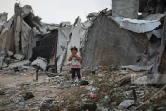 غزة المنكوبة..استشهاد طفل متأثرًا بجراحه جراء القصف الصهيوني المستمر