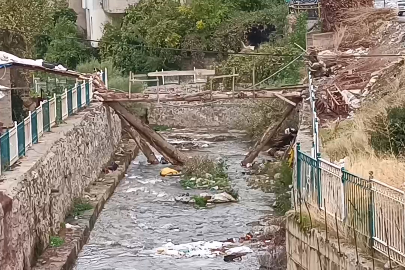 Uludere'de dere yatağının kirliliğine karşı acil önlem çağrısı