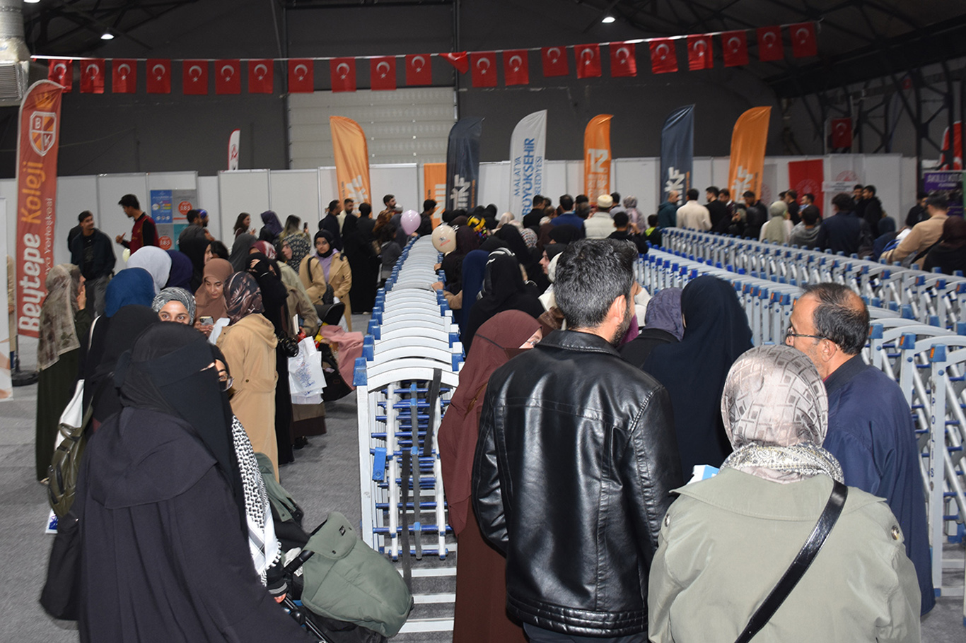 Yazar Nureddin Yıldız: Aileyi korumak bir iman mücadelesidir