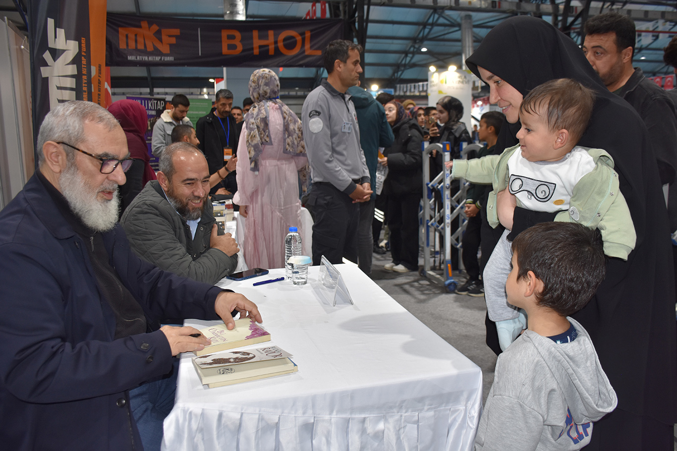 Yazar Nureddin Yıldız: Aileyi korumak bir iman mücadelesidir
