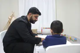 Dil terapisti Demir: Otizmli çocuklarda terapinin ilk amacı konuşturmak değil, ortak dikkat oluşturmaktır