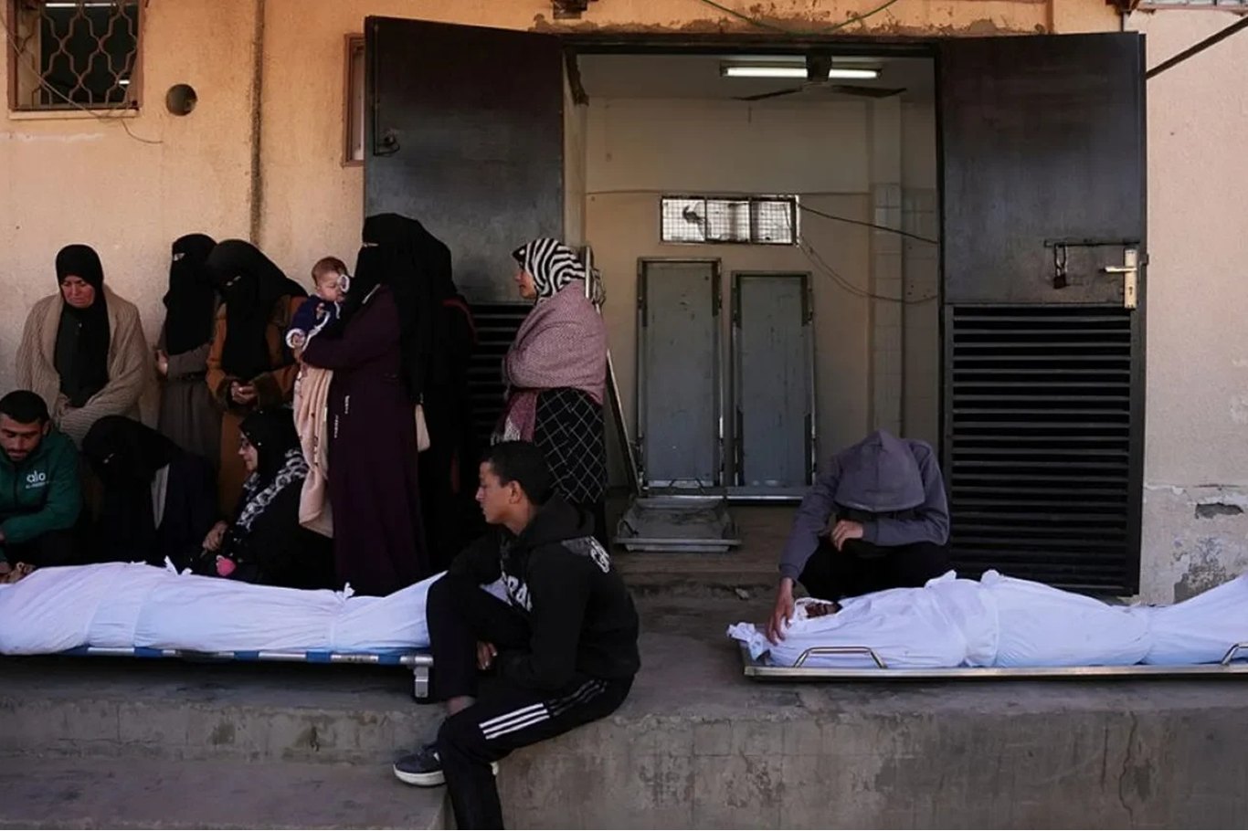 Gazze'de bir günde 9 şehit, 18 yaralı
