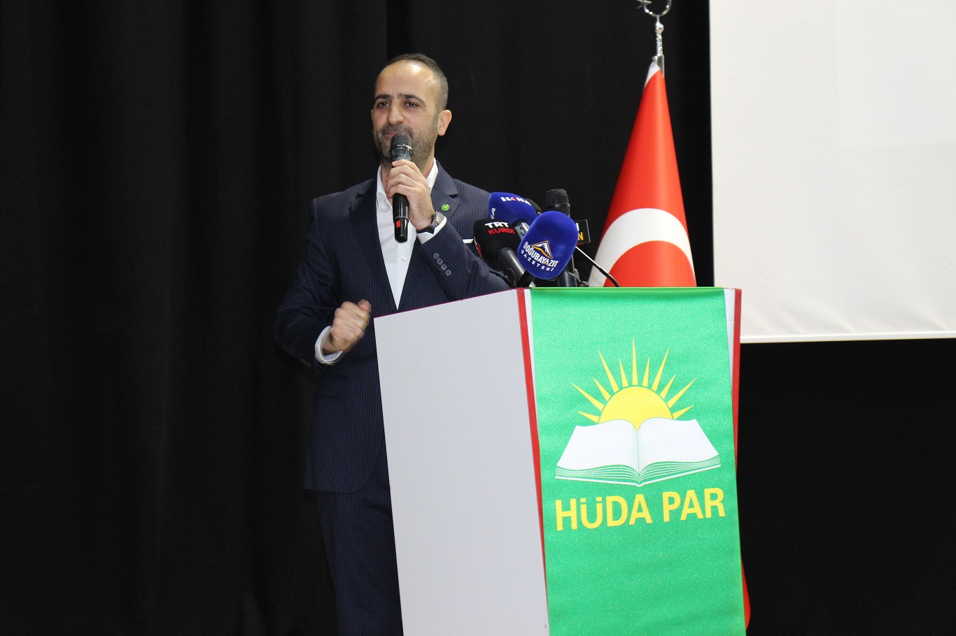 Ramanlı, "Meselelerimizi birbirimizin kanını dökerek değil, ancak birbirimizi ikna ederek çözebiliriz"