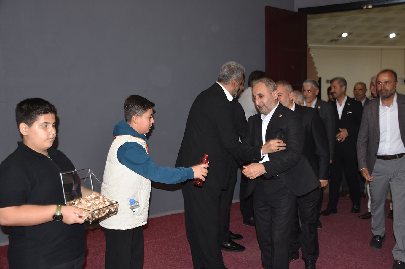 Şehzade Demir'den kardeşlik mesajları