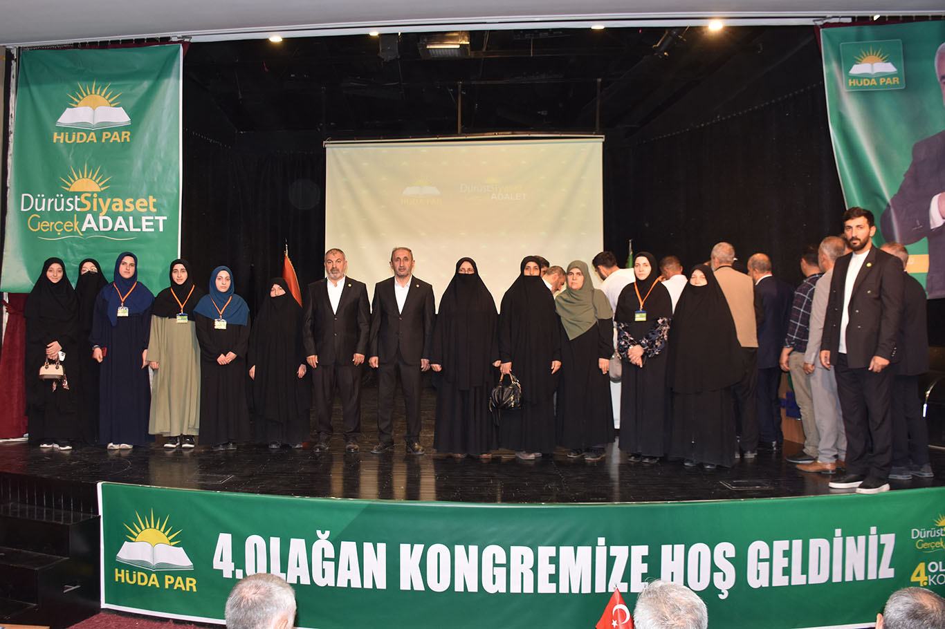 Şehzade Demir'den kardeşlik mesajları