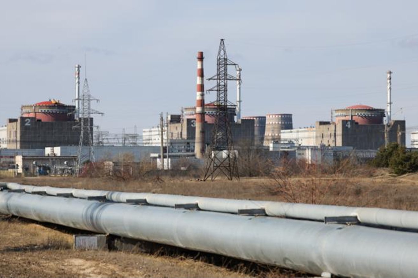 Ukrayna Zaporijya Nükleer Santrali'ne saldırdı: Bir ölü