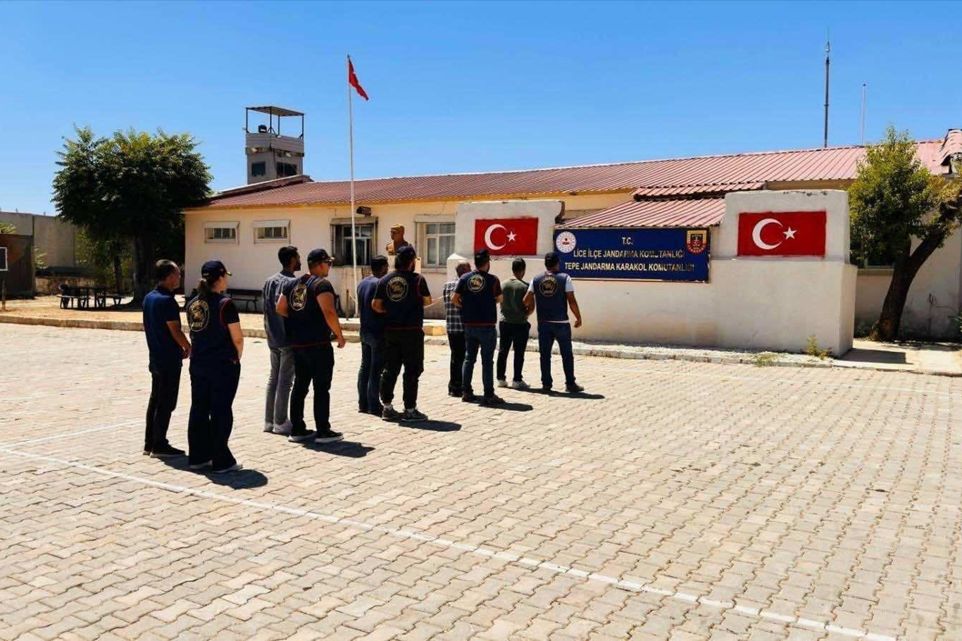Farklı suçlardan aranan 76 kişi yakalandı