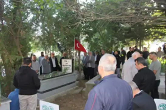 Mamosteyê Dibistana Şehîdan Abdulvahap Yersîz, li ser gora xwe hat bîranîn