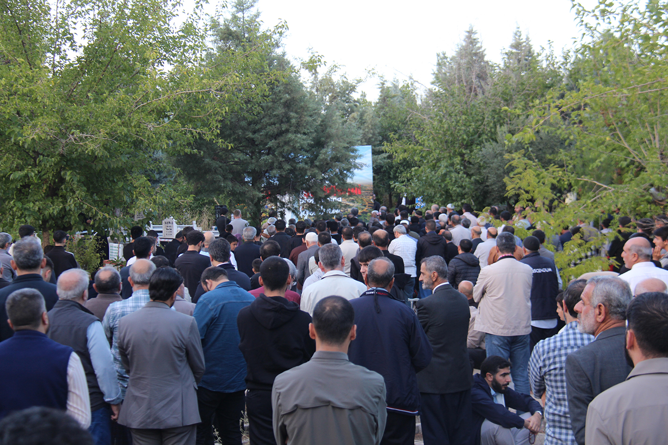 Şehîdên 6-8ê Cotmehê di 12emîn salvegera şehadeta wan de li ser gorên xwe hatin bîranîn