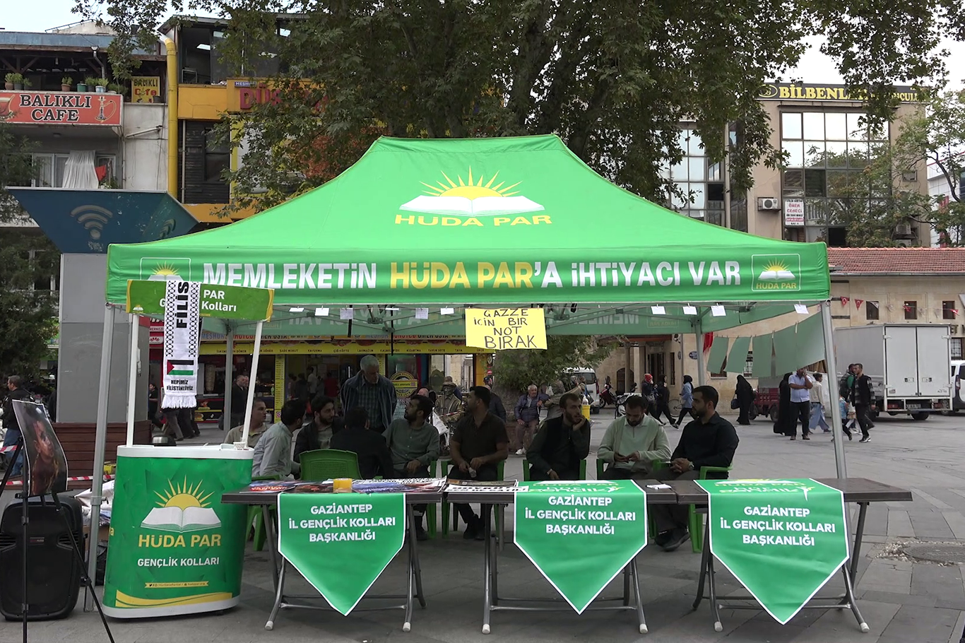 HÜDA PAR Gaziantep İl Gençlik Kollarından Gazze için farkındalık standı