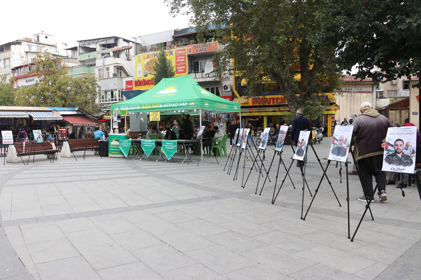 HÜDA PAR Gaziantep İl Gençlik Kollarından Gazze için farkındalık standı
