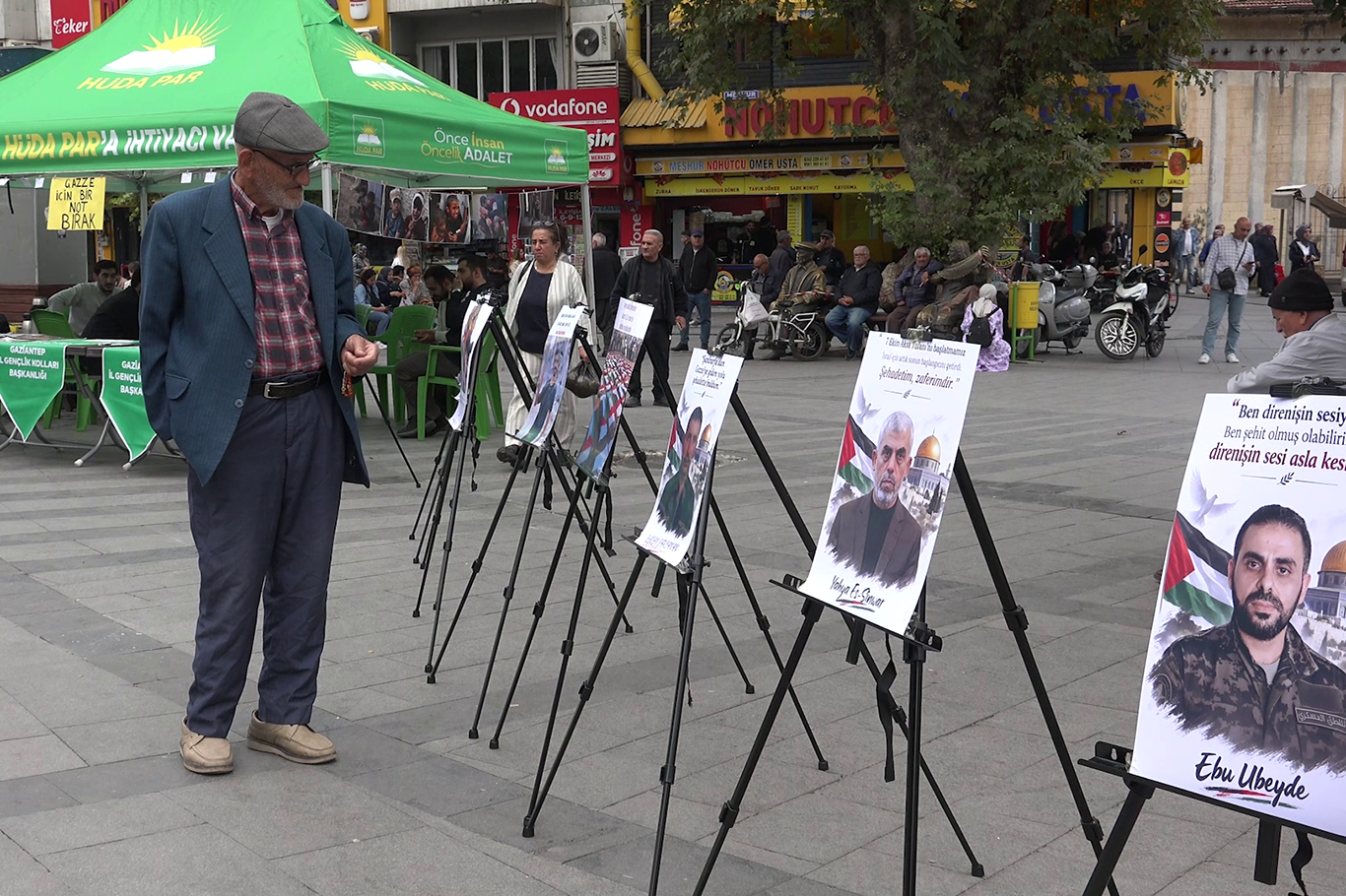 HÜDA PAR Gaziantep İl Gençlik Kollarından Gazze için farkındalık standı