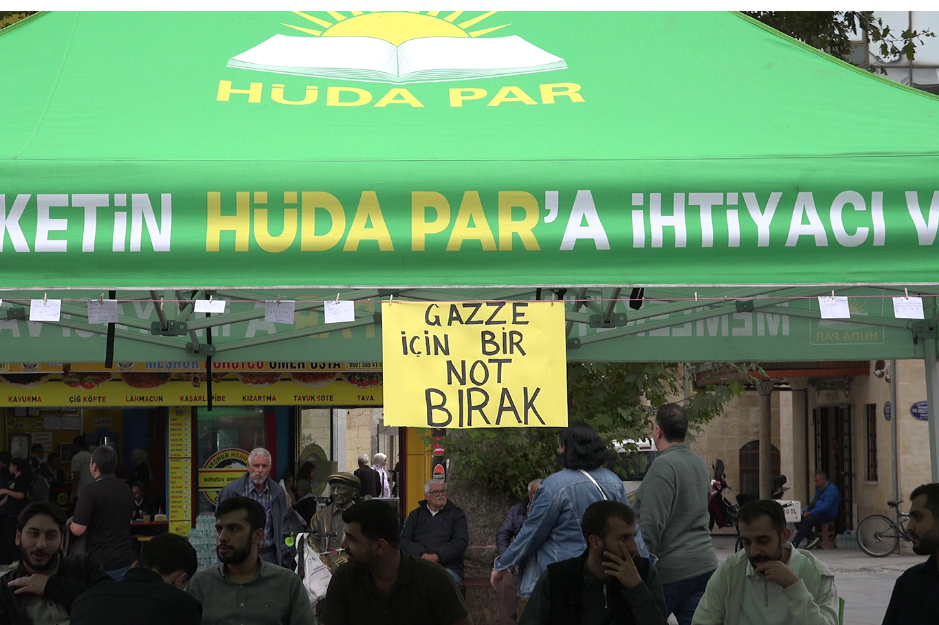 HÜDA PAR Gaziantep İl Gençlik Kollarından Gazze için farkındalık standı