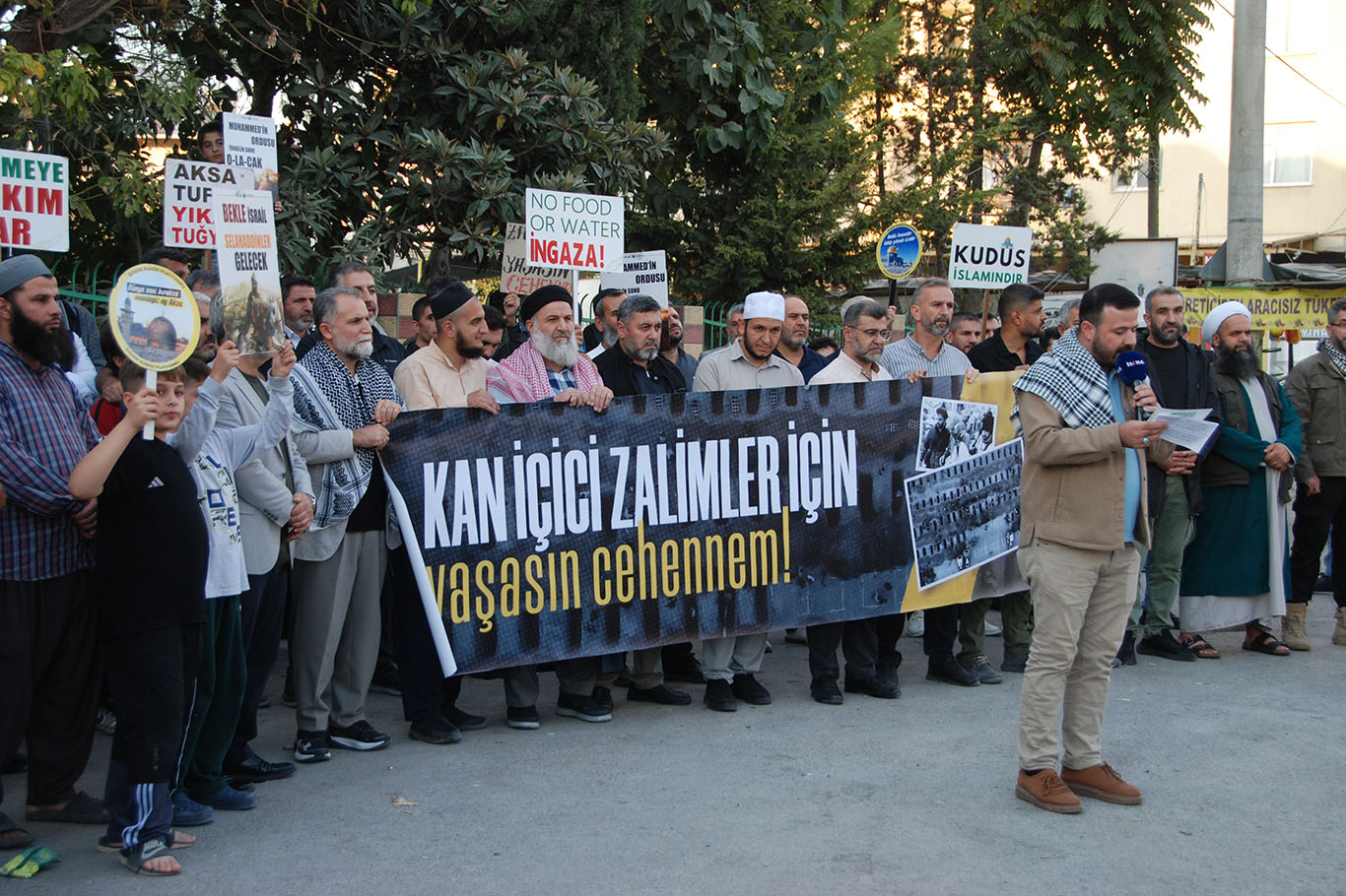 İzmir'de Aksa Tufanı'nın yıl dönümünde Gazze'ye destek açıklaması