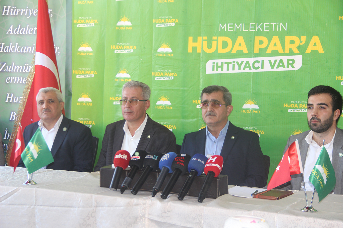 HÜDA PAR'DAN ŞIRNAK RAPORU: SAHA TESPİTLERİ PAYLAŞILDI, ÇÖZÜM ÇAĞRISINDA BULUNULDU