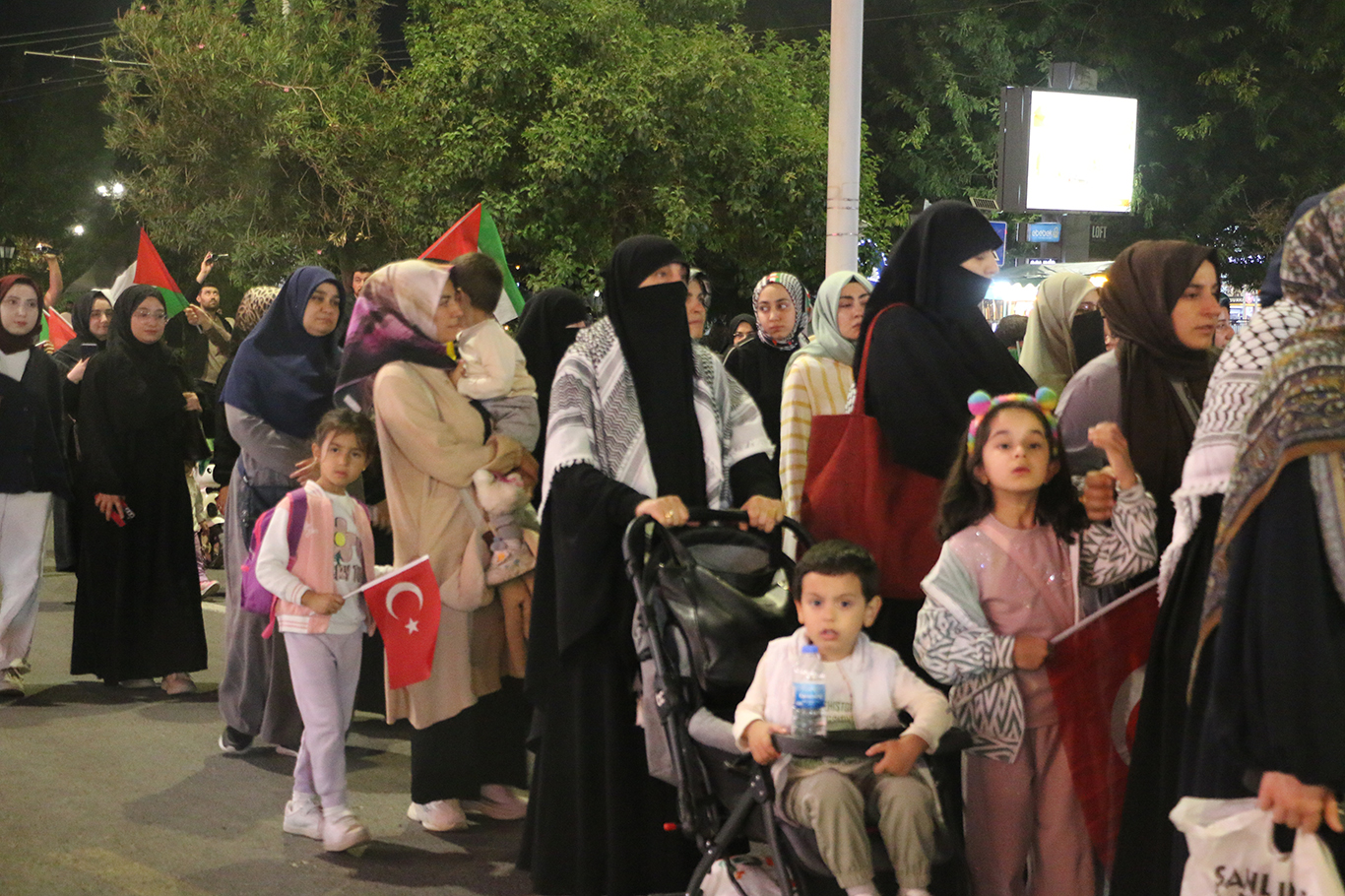 Şanlıurfa'da Filistin'e destek yürüyüşü düzenlendi