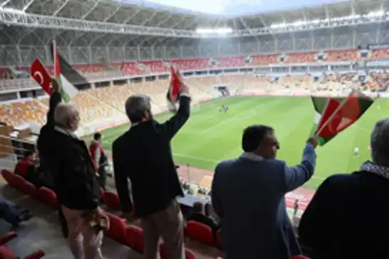 Malatya Stadyumu "Özgür Filistin" sloganlarıyla inledi