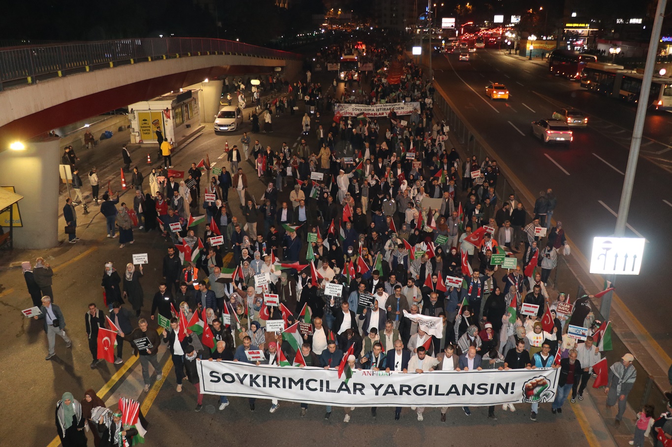 Ankara'da Gazze için "Özgür Filistin" yürüyüşü düzenlendi