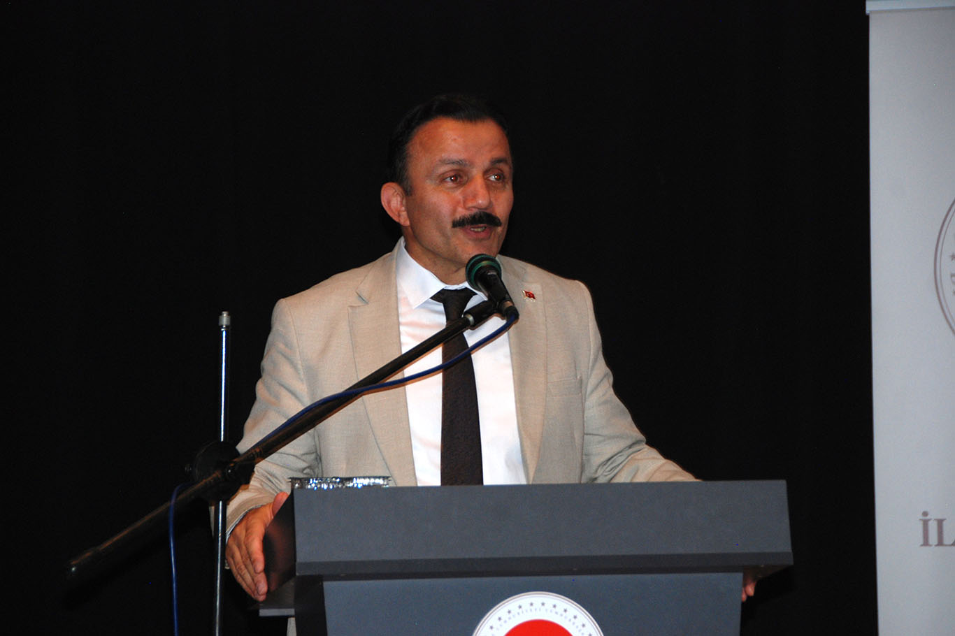  Prof. Dr. Ahmet İshak Demir 