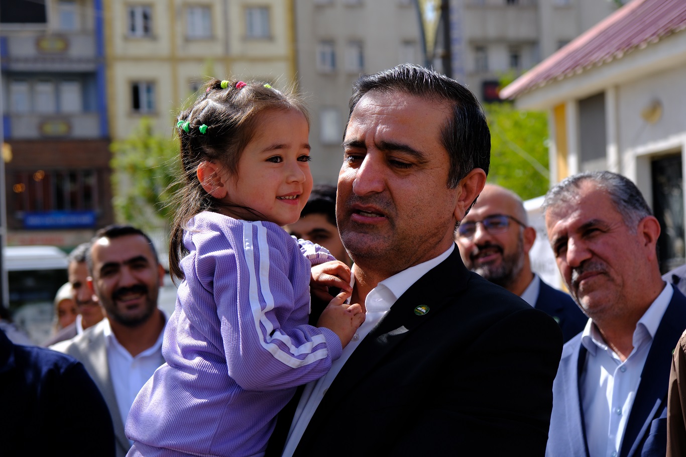 HÜDA PAR Milletvekili Serkan Ramanlı Yüksekova kermes ziyareti