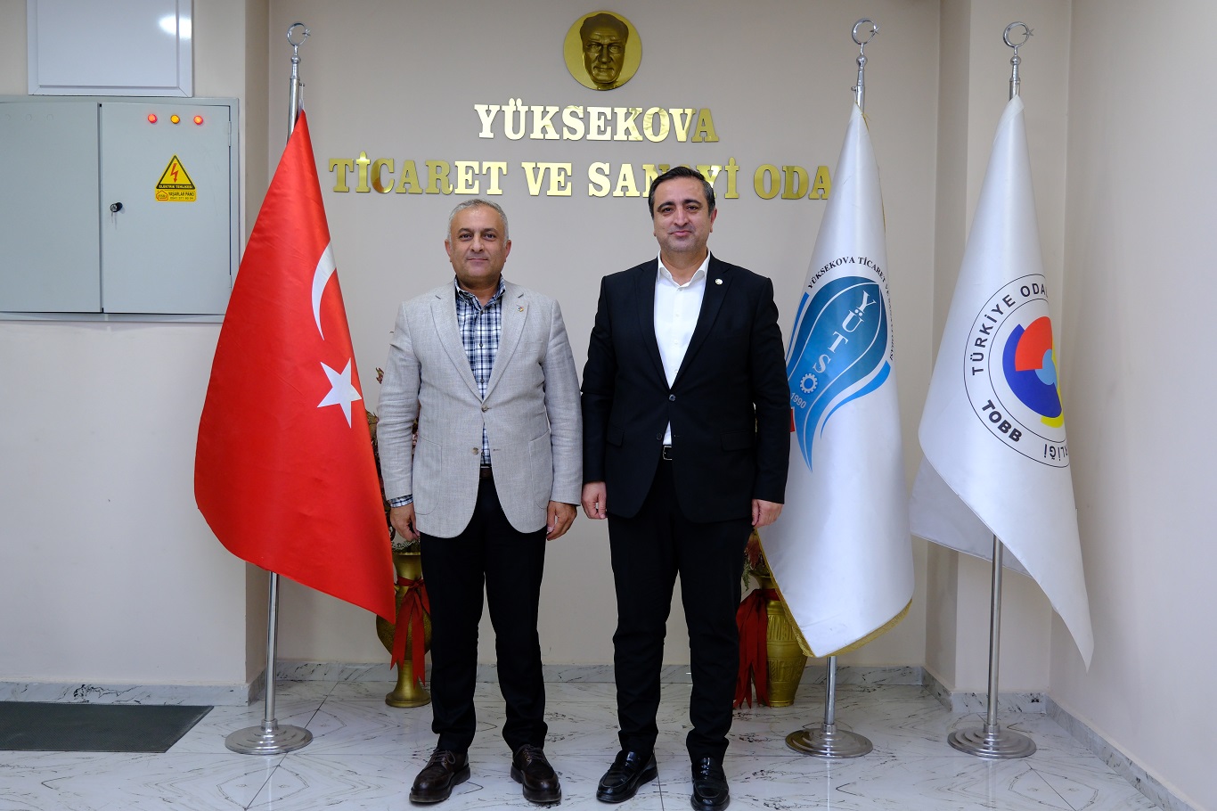 HÜDA PAR Milletvekili Serkan Ramanlı Yüksekova Ticaret Odası ziyaret 