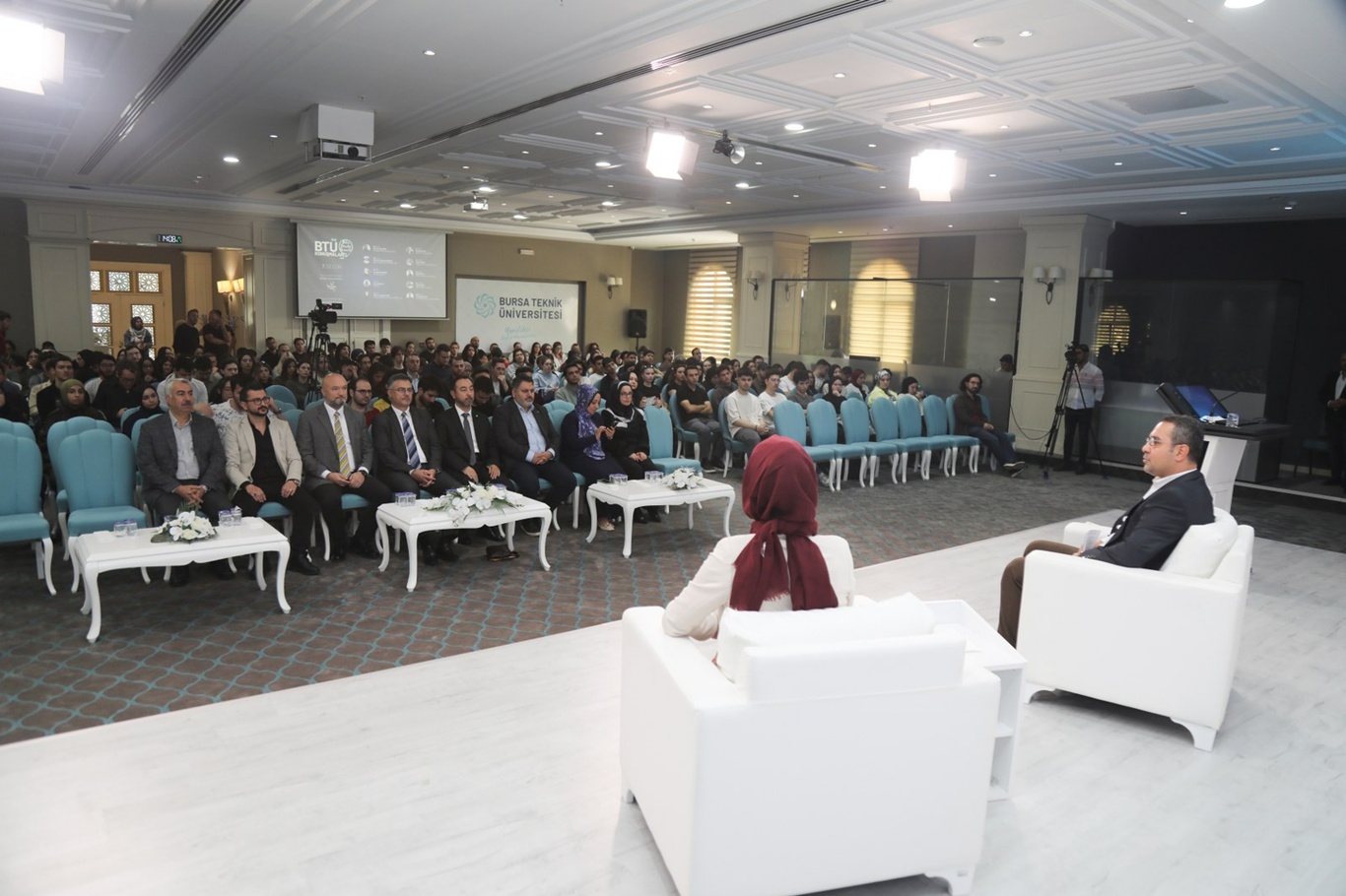  Filistinli sosyolog Menawi: İşgal küçük bir çatışma değil bir soykırımdır
