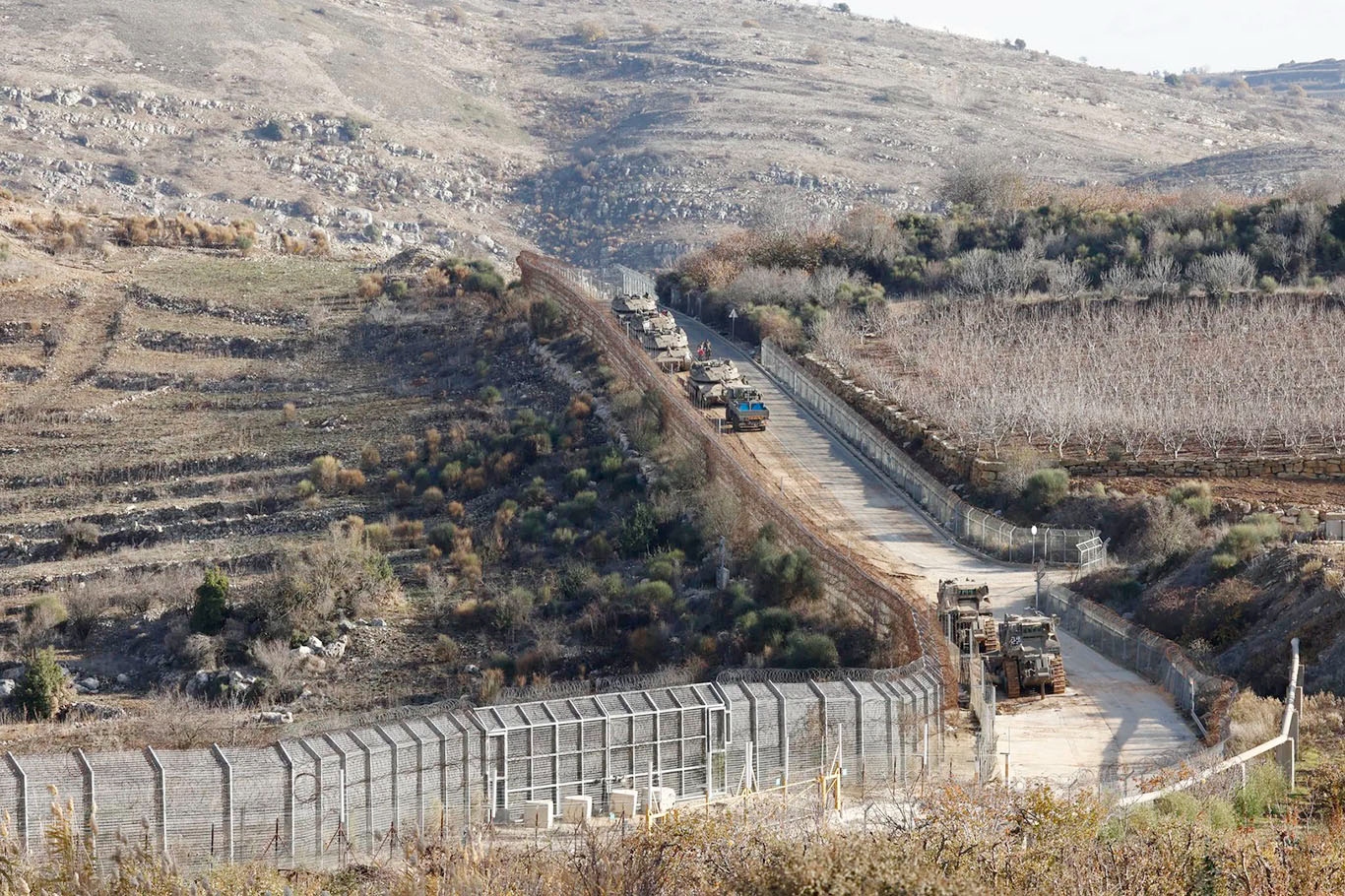 Israel regime builds new military line in Syria’s Quneitra countryside