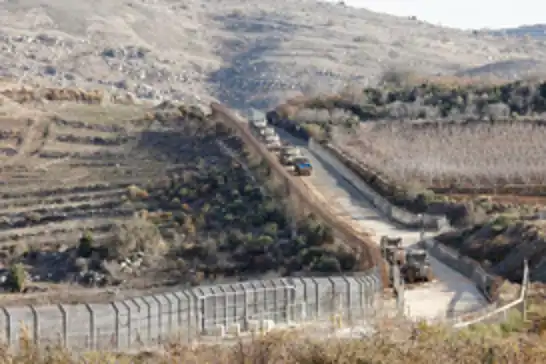 Israel regime builds new military line in Syria’s Quneitra countryside