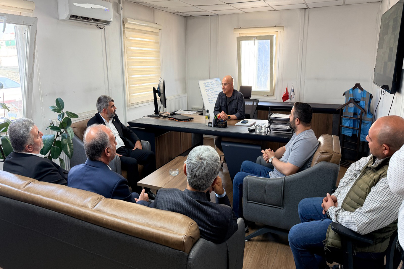 HÜDA PAR Milletvekili Dinç: İşçilerin hakları gözetilmelidir