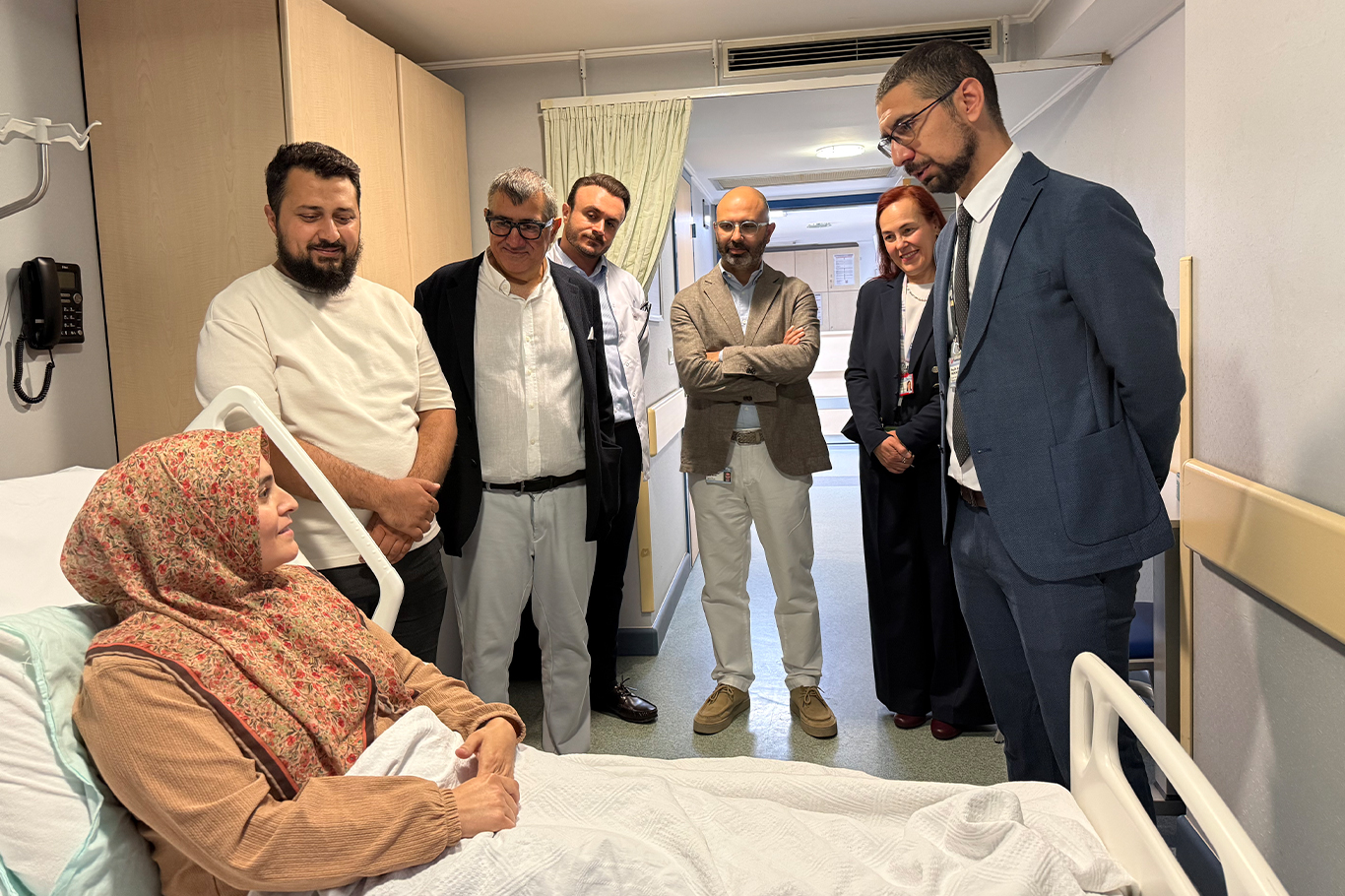 Henüz doğmamış 2 çocuk anne karnında ameliyat edildi