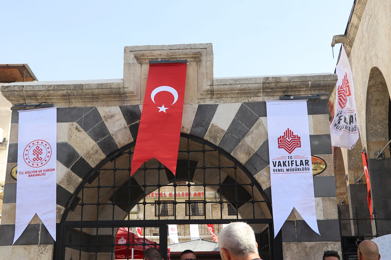 Tahtani Camii'nin açılması cemaat ve esnafı sevindirdi