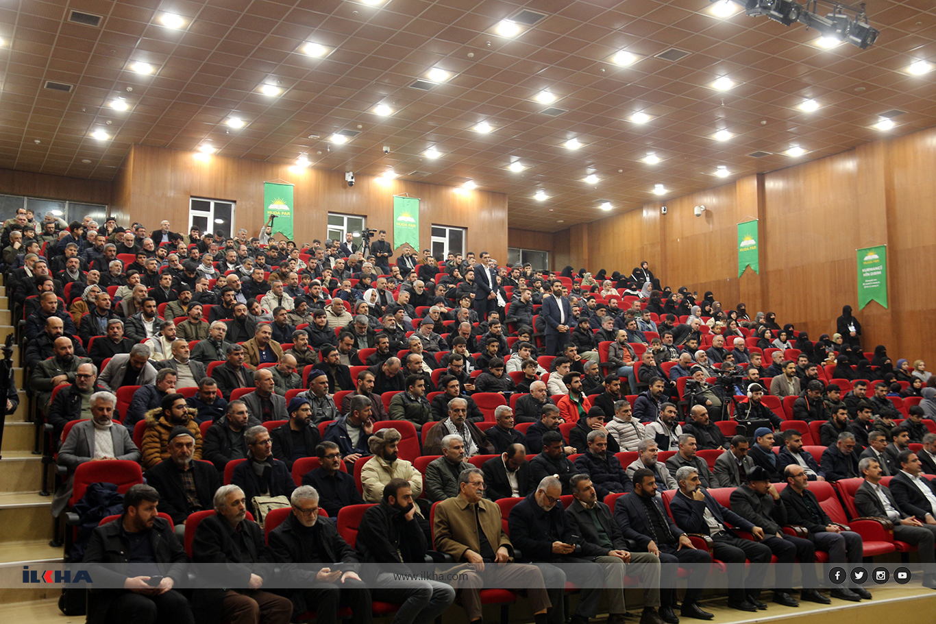 HÜDA PAR holds panel on mother tongue education in Diyarbakır